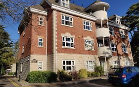 Hartford Court, East Cliff, Bournemouth. Walk To Beach And Town